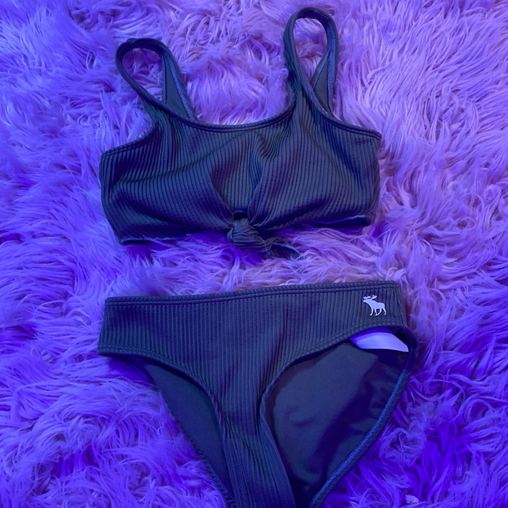 Army green Abercrombie swim suit. Two piece. Size: 7/8